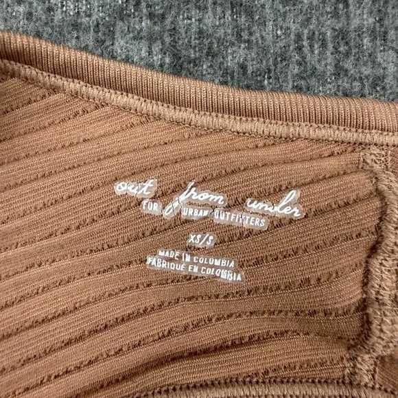Out From Under Urban Outfitters Ribbed Cutout Twist Back Crop Top Tan XS/S - Picture 3 of 7